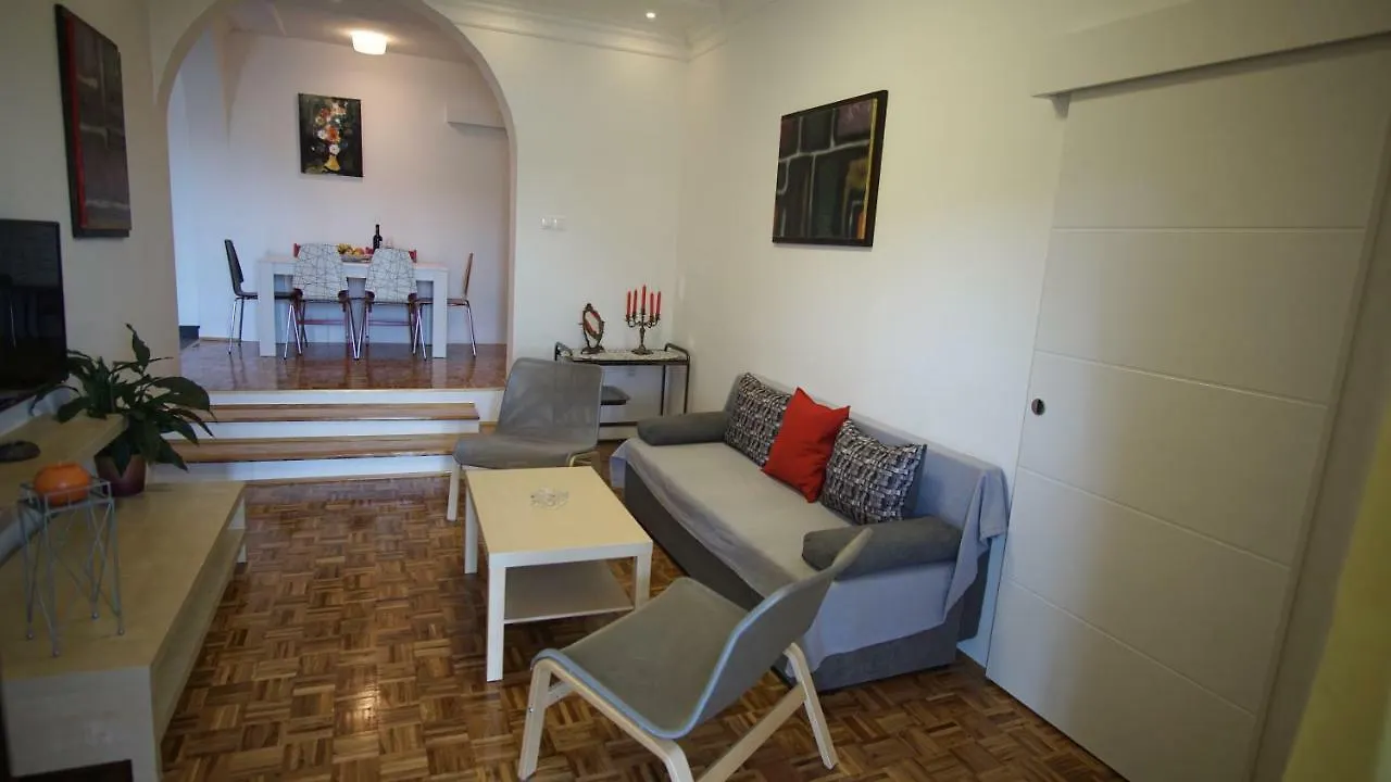 Apartmani Laura Trogir
