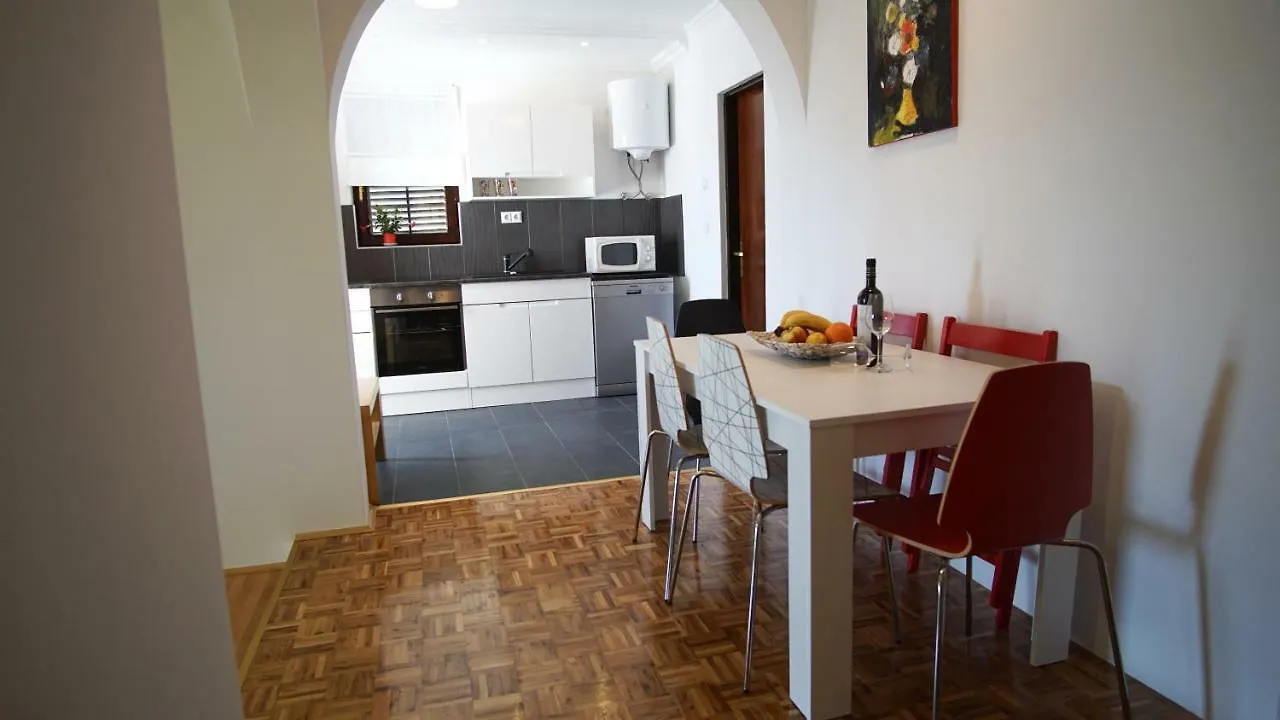 Apartmani Laura Trogir