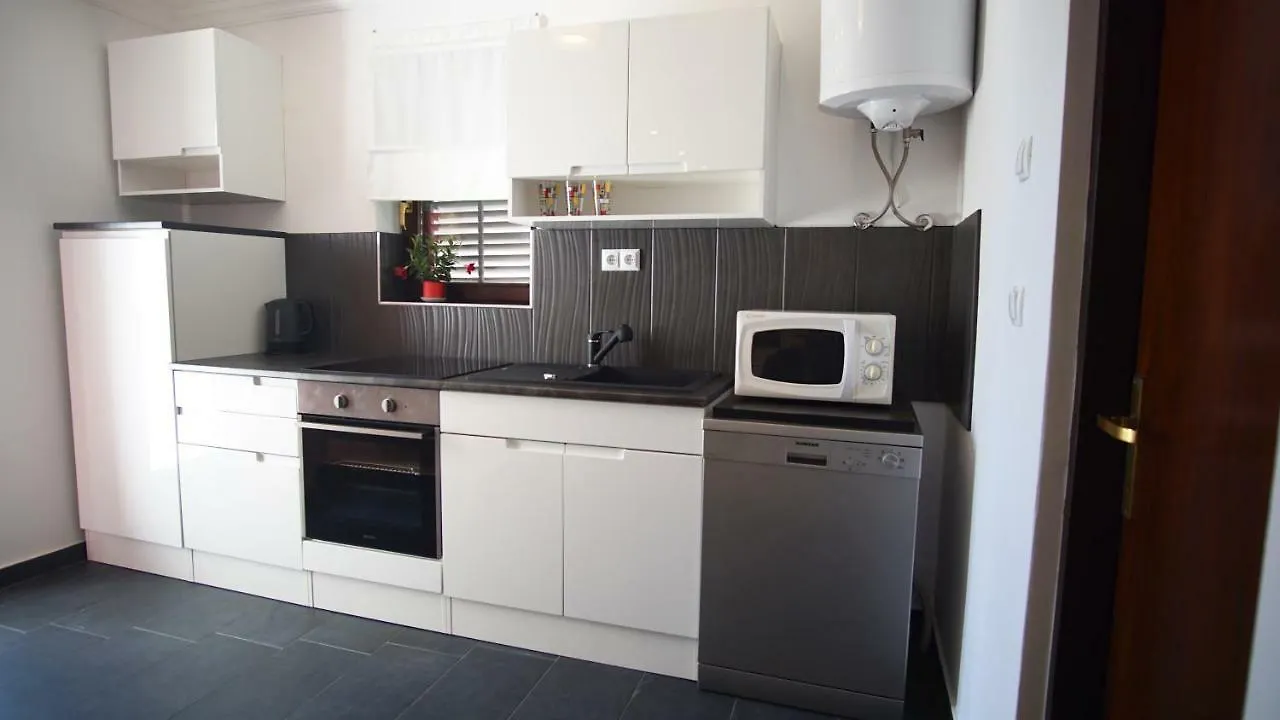 Apartmani Laura Trogir 0*,  Chorwacja