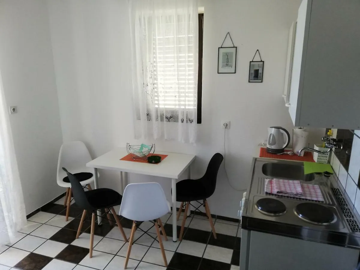 Apartmani Laura Trogir Chorvatsko
