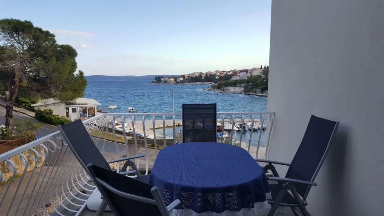 Apartmani Laura Trogir 0*,