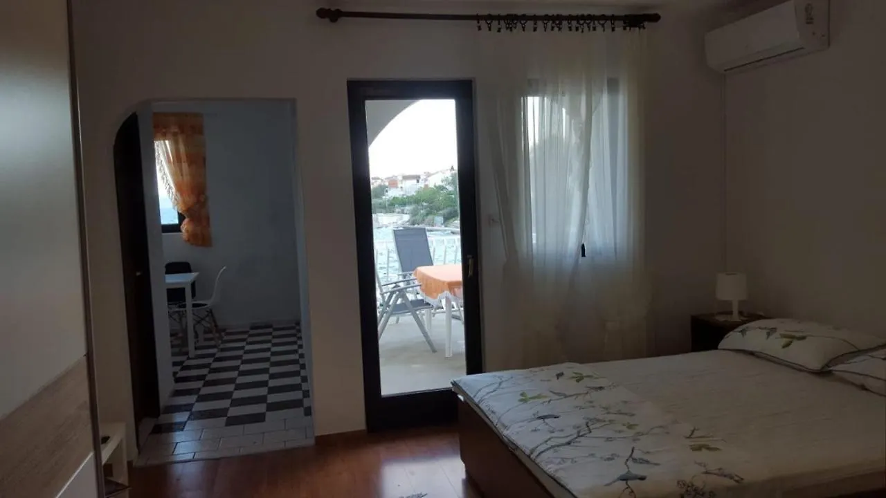 Apartmani Laura Trogir